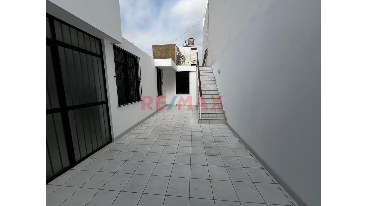 Casa De Playa En Venta En San Bartolo - Precio De Ocasión $179,000 - 2