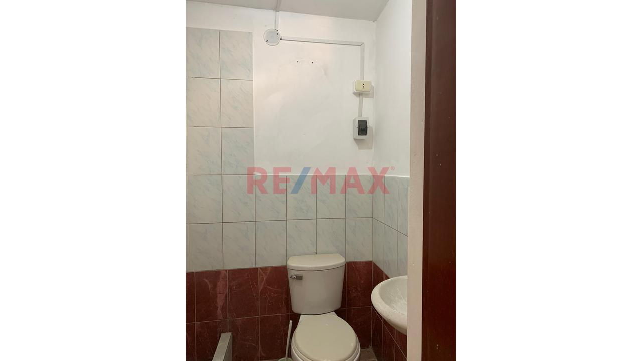 Casa En Venta - Dos Pisos - Sjl - 16