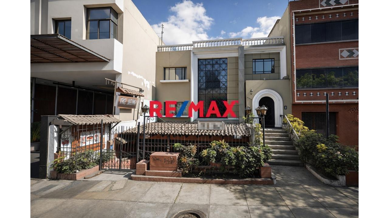 Excelente Casa/Terreno En Miraflores- Zonificacion Comercio Mmetropolitano - Alto Potencial De Inversion - 1