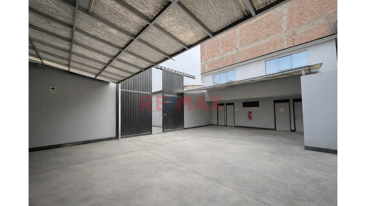 Local Industrial En Venta En Jicamarca Con Patio De Maniobras Y Nave Techada — foto 4