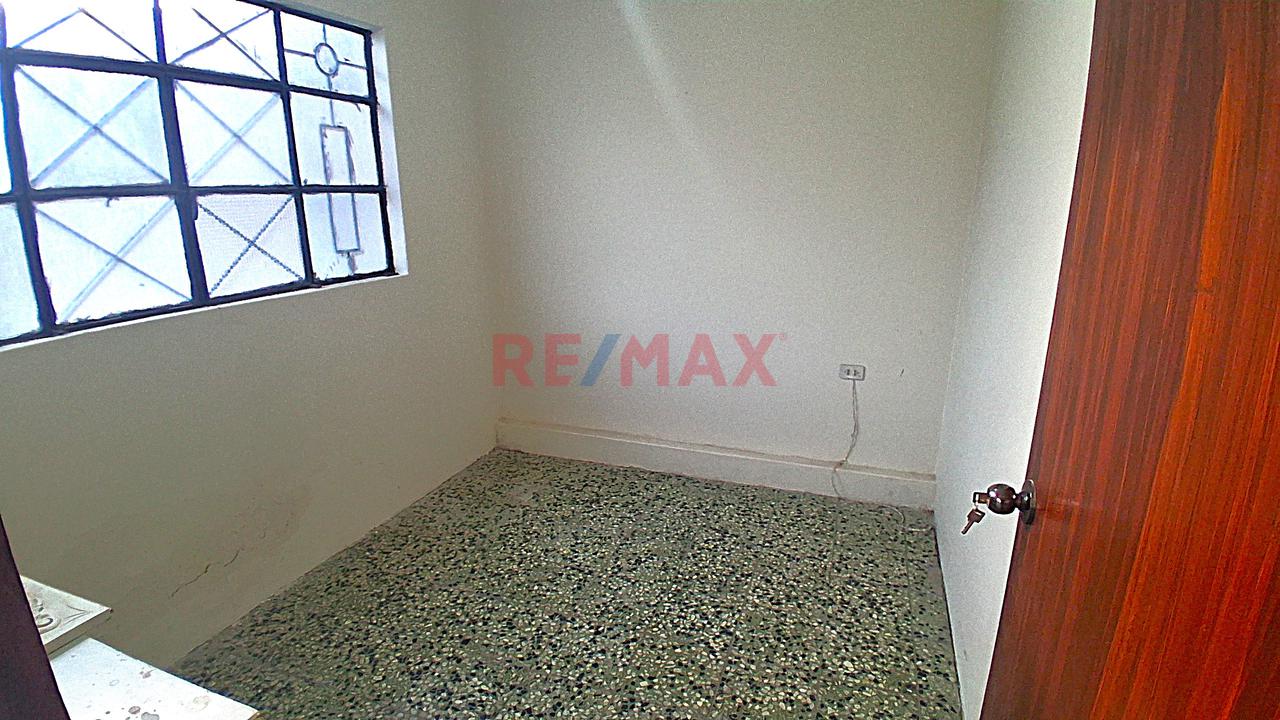 😀 Ocasión Casa En Venta 🏡 Urb. Piura Calle Castro Pozo Mz F1 Lote 06 🔝 Uso Comercial 💰 👉 A.T 199.5 M2 A.C 250 M2 - 3