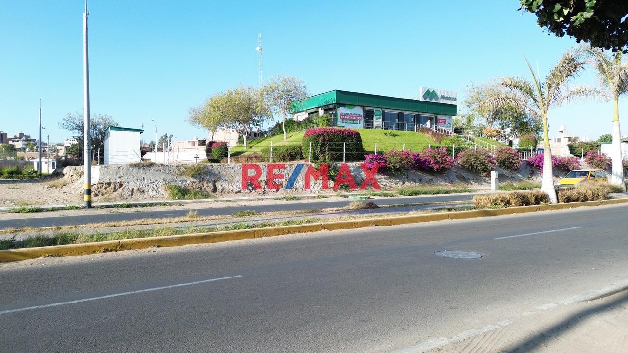 Terreno Posada Del Sol  Frente Al Parque -,Espalda De Av Principal - 10