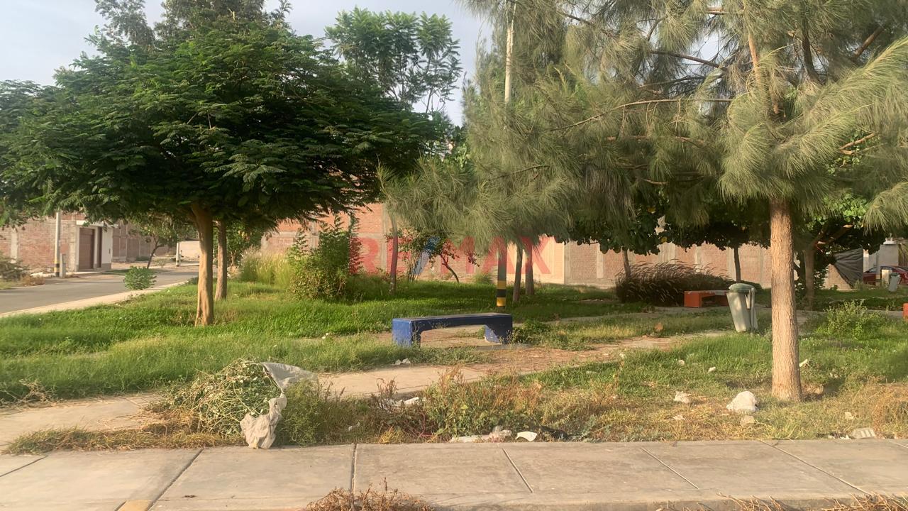 Terreno Posada Del Sol  Frente Al Parque -,Espalda De Av Principal - 8