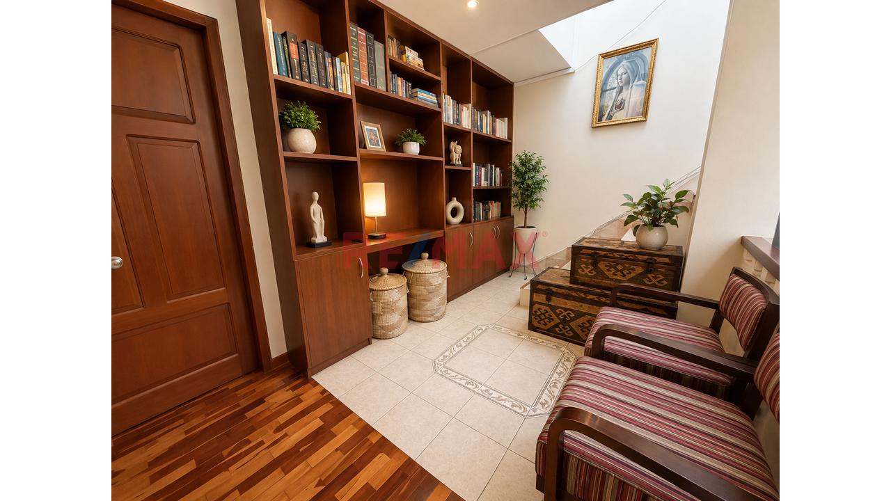 Venta De Hermosa Casa En Urb.Los Molinos - La Molina - 13