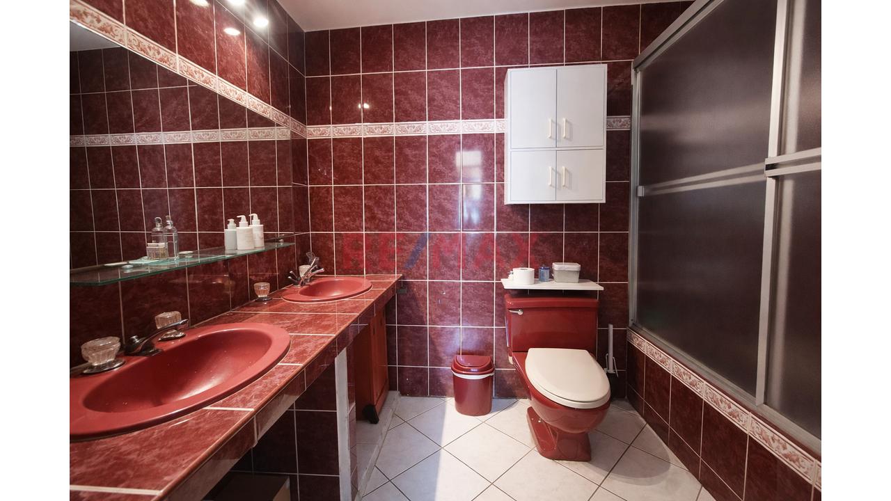 Venta De Hermosa Casa En Urb.Los Molinos - La Molina - 16