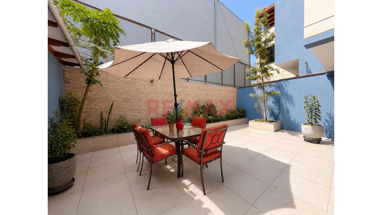Venta De Hermosa Casa En Urb.Los Molinos - La Molina - 11
