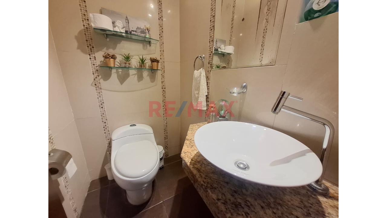 Venta De Hermosa Casa En Urb.Los Molinos - La Molina - 20
