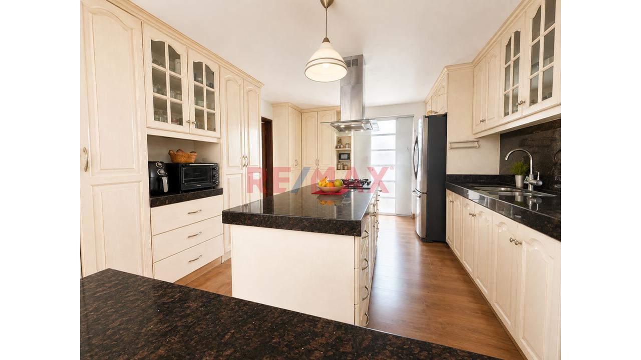 Venta De Hermosa Casa En Urb.Los Molinos - La Molina - 9