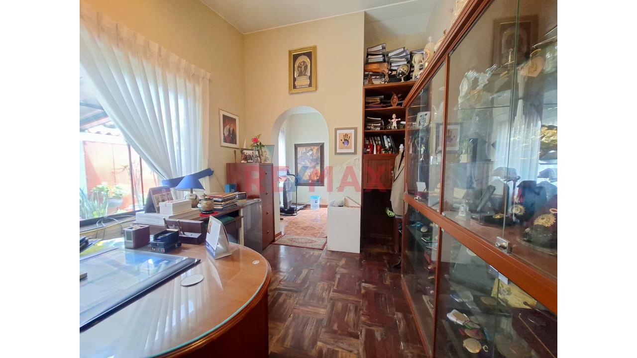 Venta De Hermosa Casa En Urb.Los Molinos - La Molina - 8