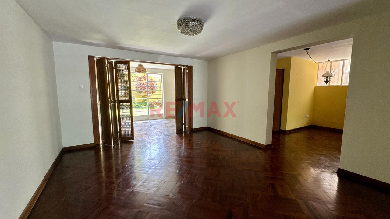 Venta De Casa 300 M2 En Miraflores | 4 Dorm   Terraza   Jardin | Calle Exclusiva - 4