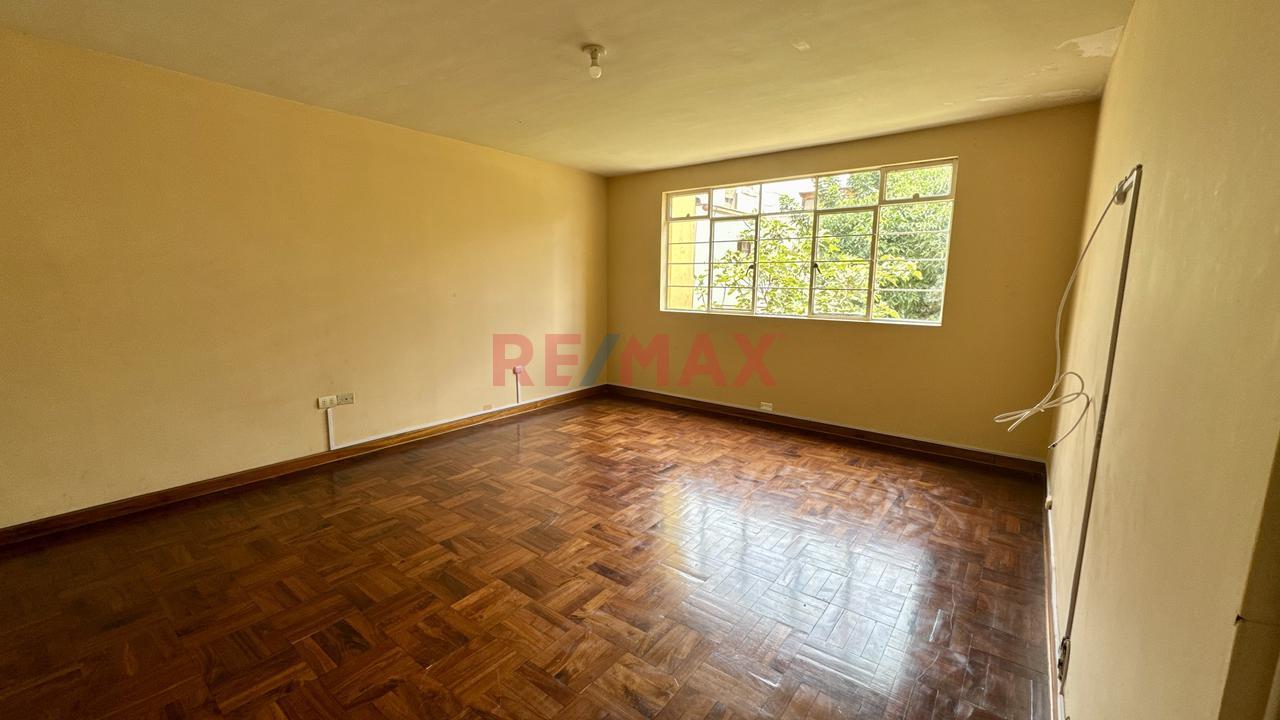 Venta De Casa 300 M2 En Miraflores | 4 Dorm   Terraza   Jardin | Calle Exclusiva - 20