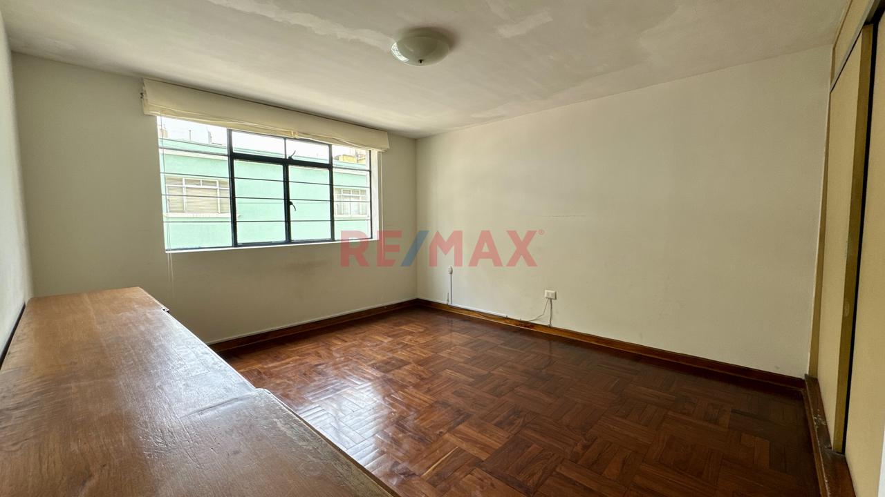 Venta De Casa 300 M2 En Miraflores | 4 Dorm   Terraza   Jardin | Calle Exclusiva - 14