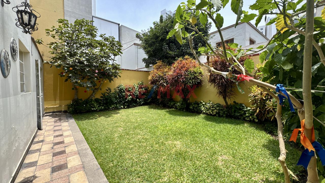 Venta De Casa 300 M2 En Miraflores | 4 Dorm   Terraza   Jardin | Calle Exclusiva - 6