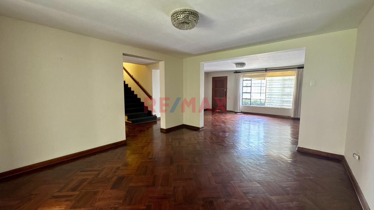 Venta De Casa 300 M2 En Miraflores | 4 Dorm   Terraza   Jardin | Calle Exclusiva - 5