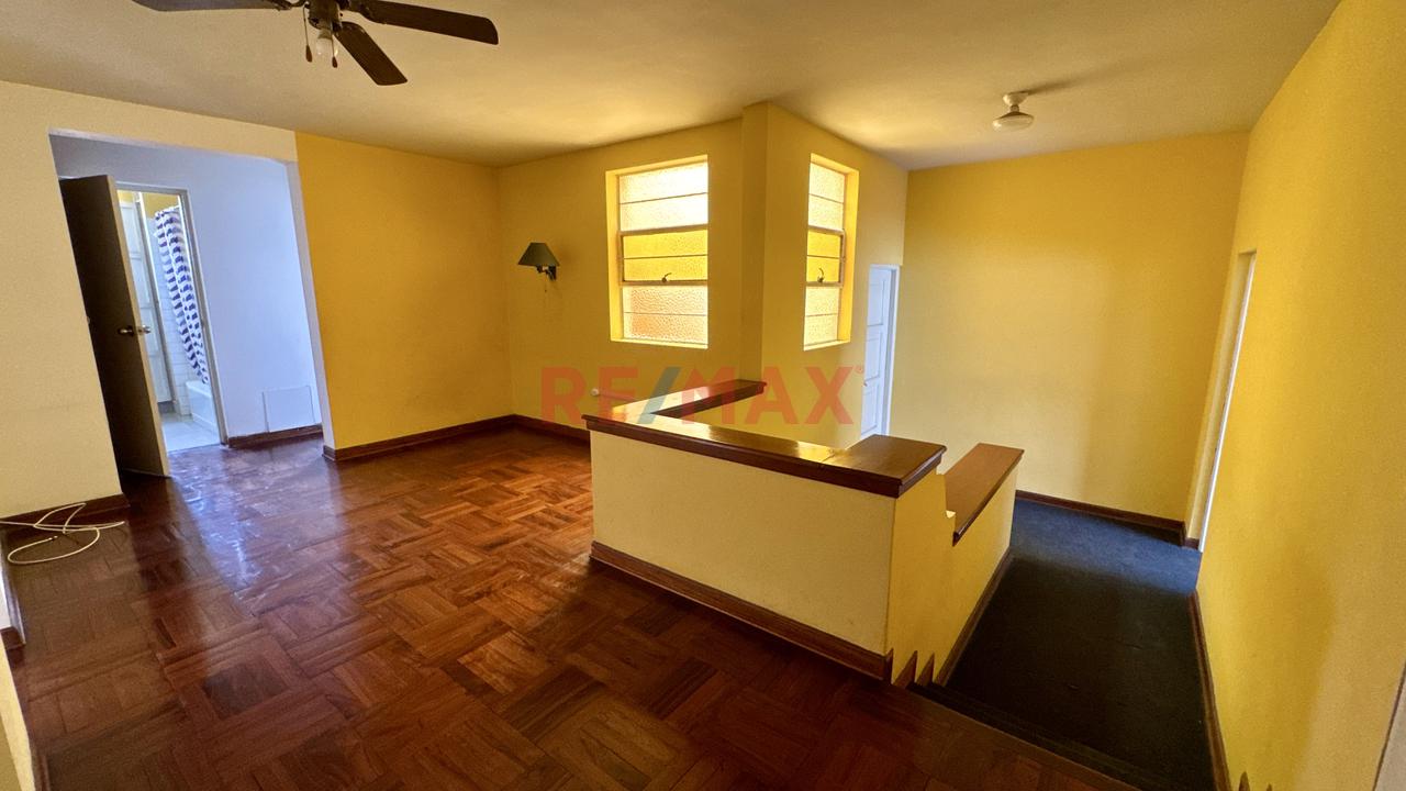 Venta De Casa 300 M2 En Miraflores | 4 Dorm   Terraza   Jardin | Calle Exclusiva - 16