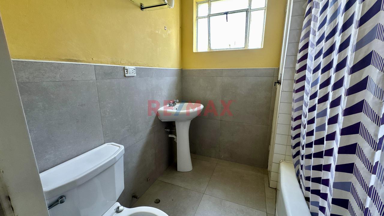 Venta De Casa 300 M2 En Miraflores | 4 Dorm   Terraza   Jardin | Calle Exclusiva - 19