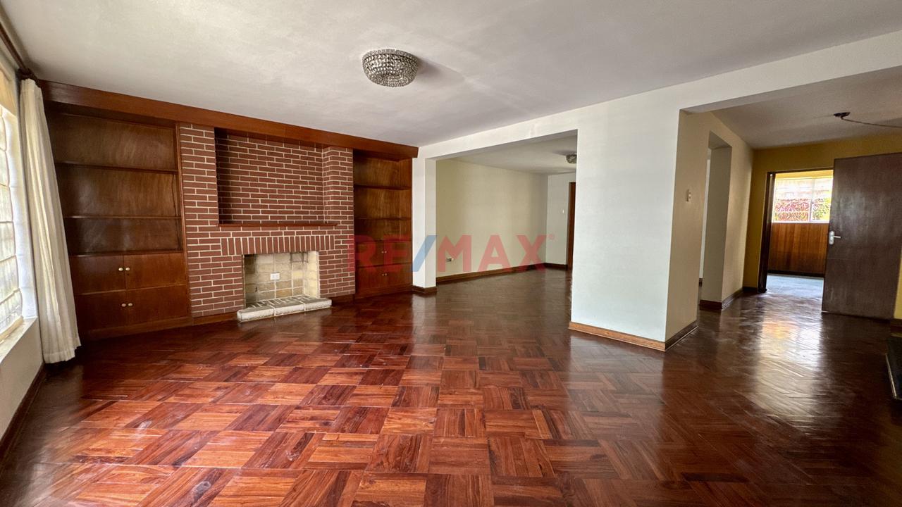 Venta De Casa 300 M2 En Miraflores | 4 Dorm   Terraza   Jardin | Calle Exclusiva - 8