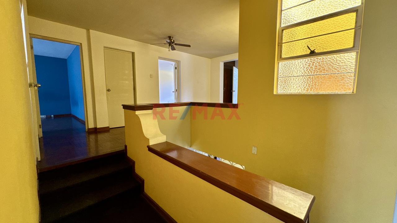 Venta De Casa 300 M2 En Miraflores | 4 Dorm   Terraza   Jardin | Calle Exclusiva - 10