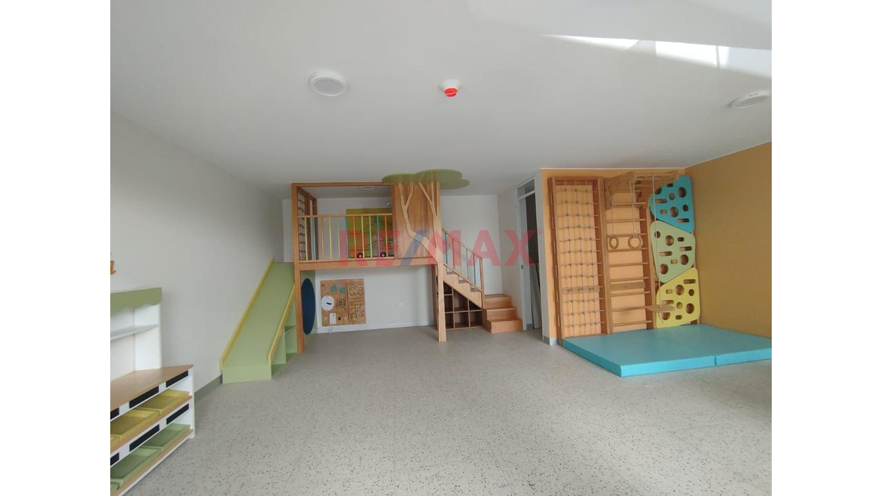 Departamento De Estreno  Primer Piso De 130 Mt + 2 Jardines Internos  En Chorrillos — foto 7