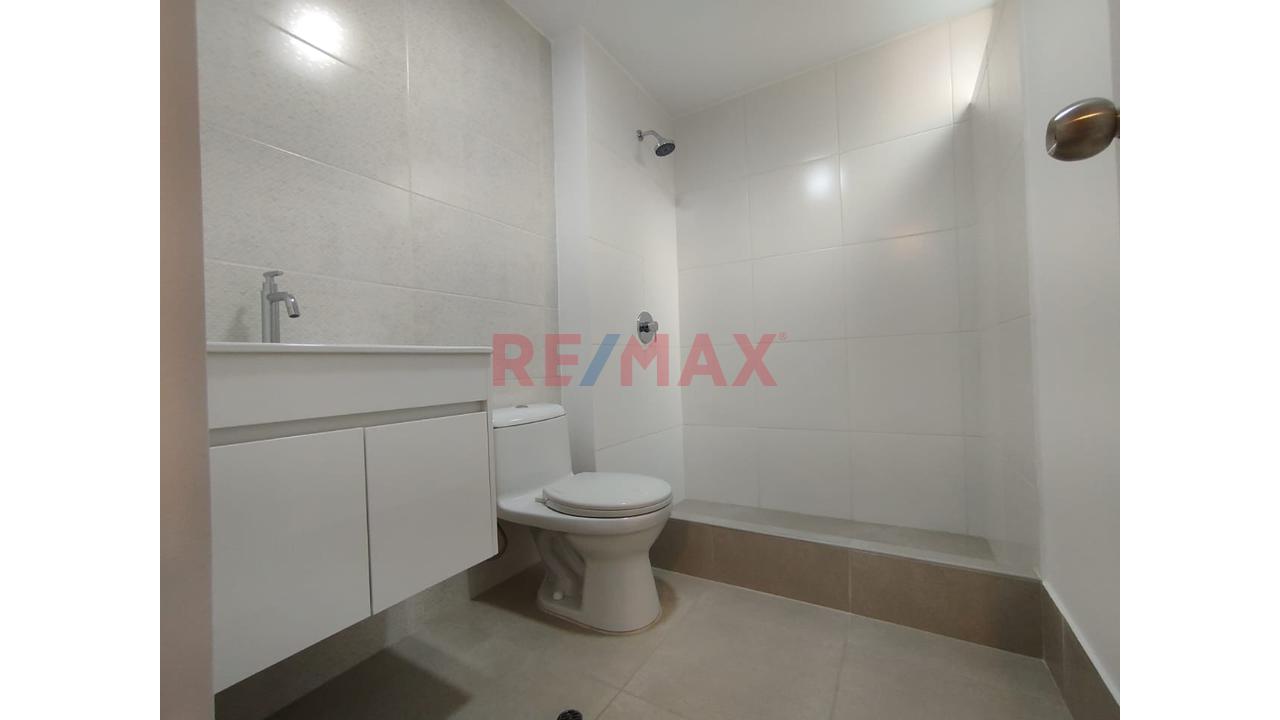 Departamento De Estreno  Primer Piso De 130 Mt + 2 Jardines Internos  En Chorrillos — foto 14