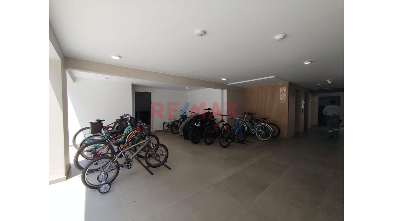 Departamento De Estreno  Primer Piso De 130 Mt + 2 Jardines Internos  En Chorrillos — foto 8