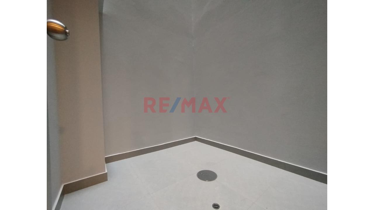 Departamento De Estreno  Primer Piso De 130 Mt + 2 Jardines Internos  En Chorrillos — foto 13
