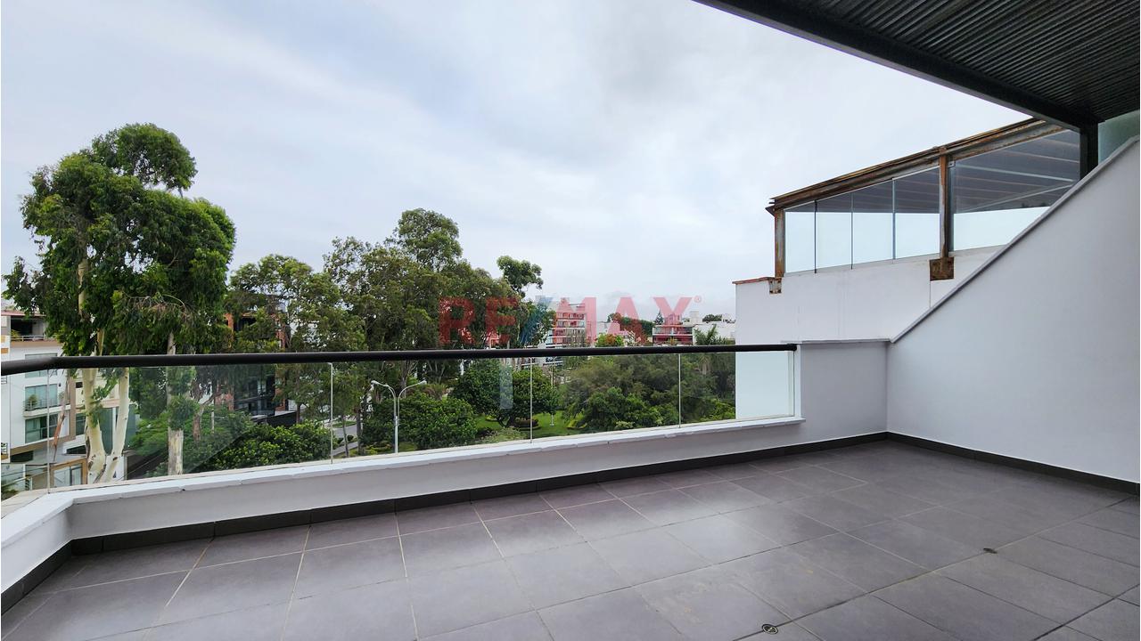 Bonito Departamento Dúplex Frente A Parque En Surco - 12