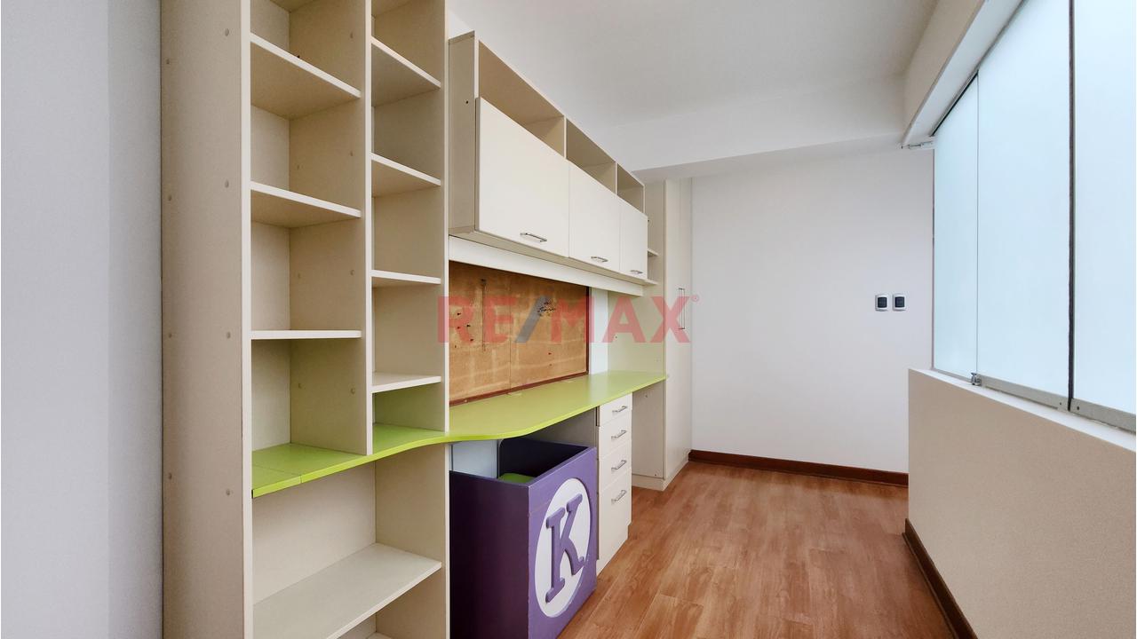 Bonito Departamento Dúplex Frente A Parque En Surco - 8