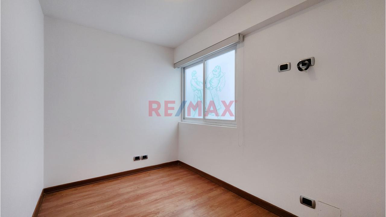 Bonito Departamento Dúplex Frente A Parque En Surco - 7