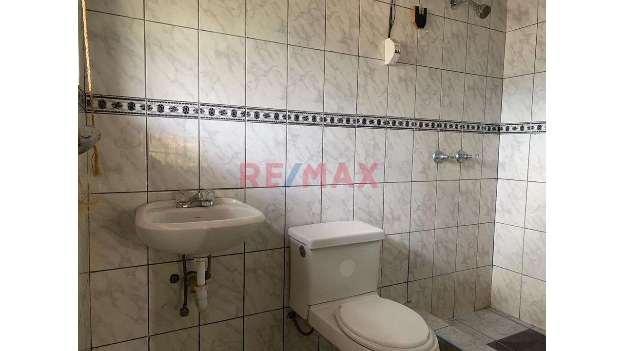 Se Vende Casa Gran Terreno En Sona Urbanizada Ayacucho La Mejor!! - 9