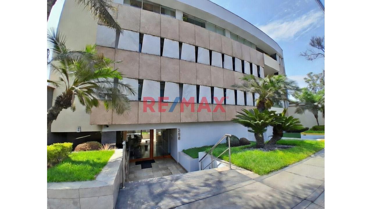 Exclusivo Flat 210M2. 3 Habitac. 2 Cocheras - Deposito(10M2). Urb. Los Granados, Surco