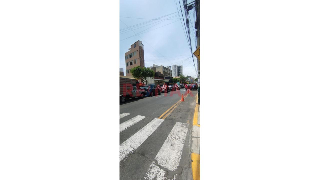 Alquilo Local Comercial Cerca Al Mercado 1 De Surquillo - 4