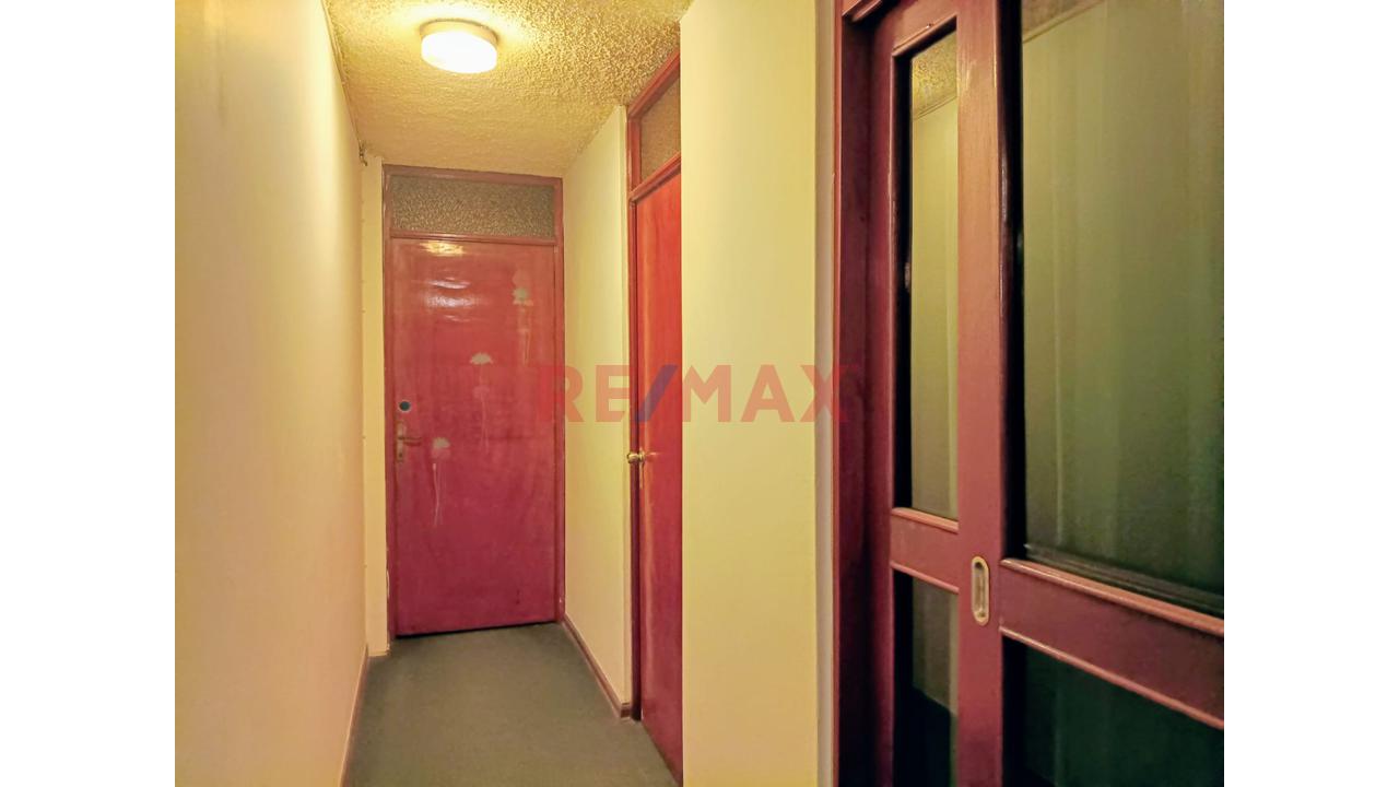Casa De 3 Pisos Con 2 Locales Comerciales Y 3 Departamentos – Ideal Para Inversión En San Juan De Lurigancho — foto 7