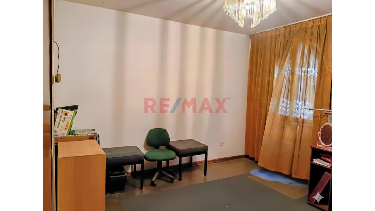 Casa De 3 Pisos Con 2 Locales Comerciales Y 3 Departamentos – Ideal Para Inversión En San Juan De Lurigancho — foto 8