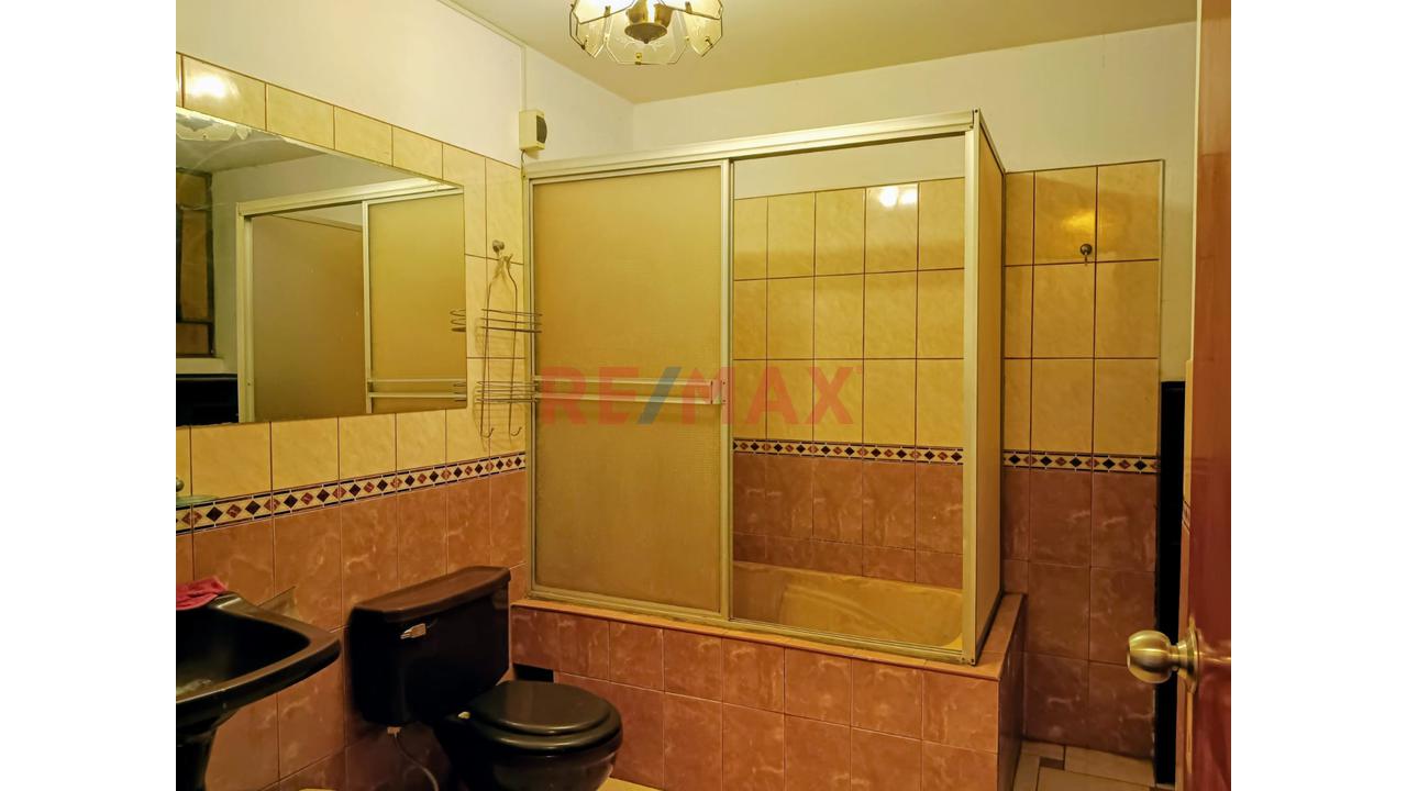 Casa De 3 Pisos Con 2 Locales Comerciales Y 3 Departamentos – Ideal Para Inversión En San Juan De Lurigancho — foto 6