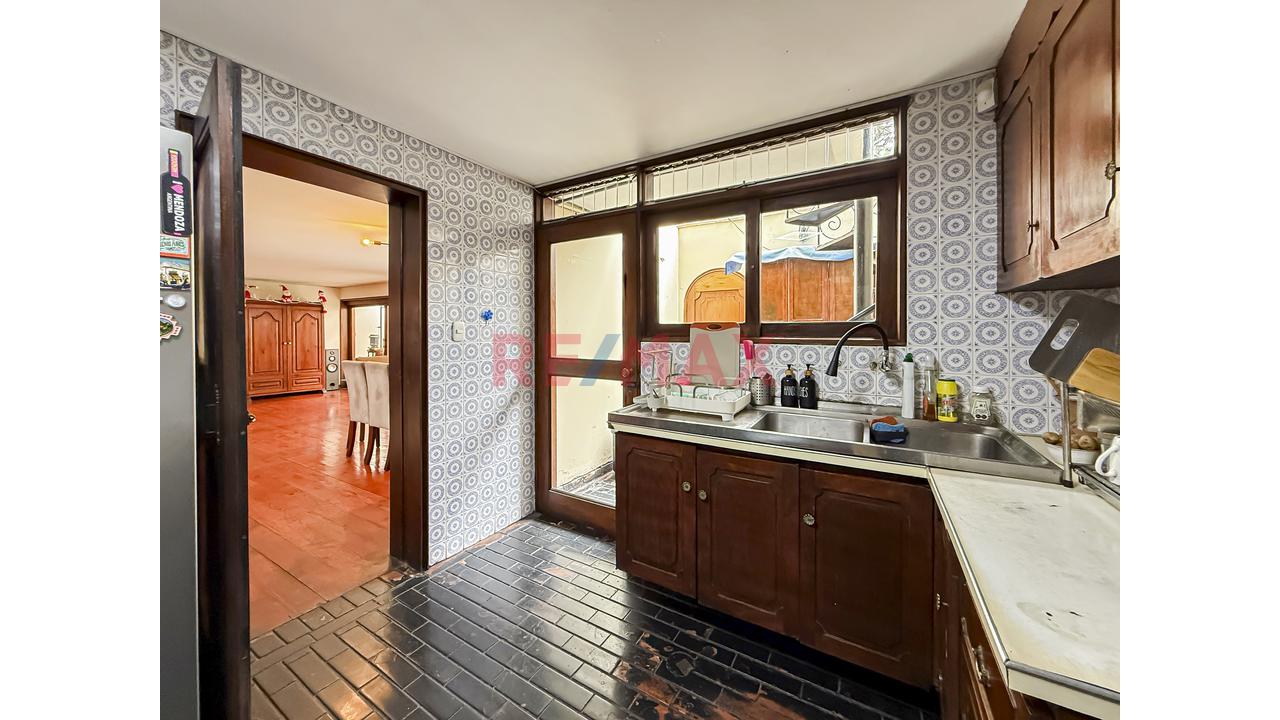 🏡 Casa Con Potencial Inmobiliario En Av. Benavides – Miraflores - 12