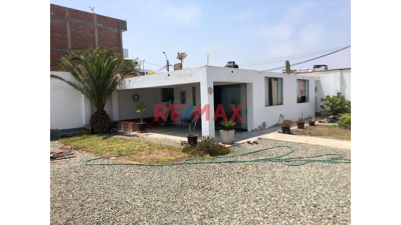 Casa Tipo Bungalow En Importante Terreno, En Esquina – Playa Los Pulpos, Lurín - 1