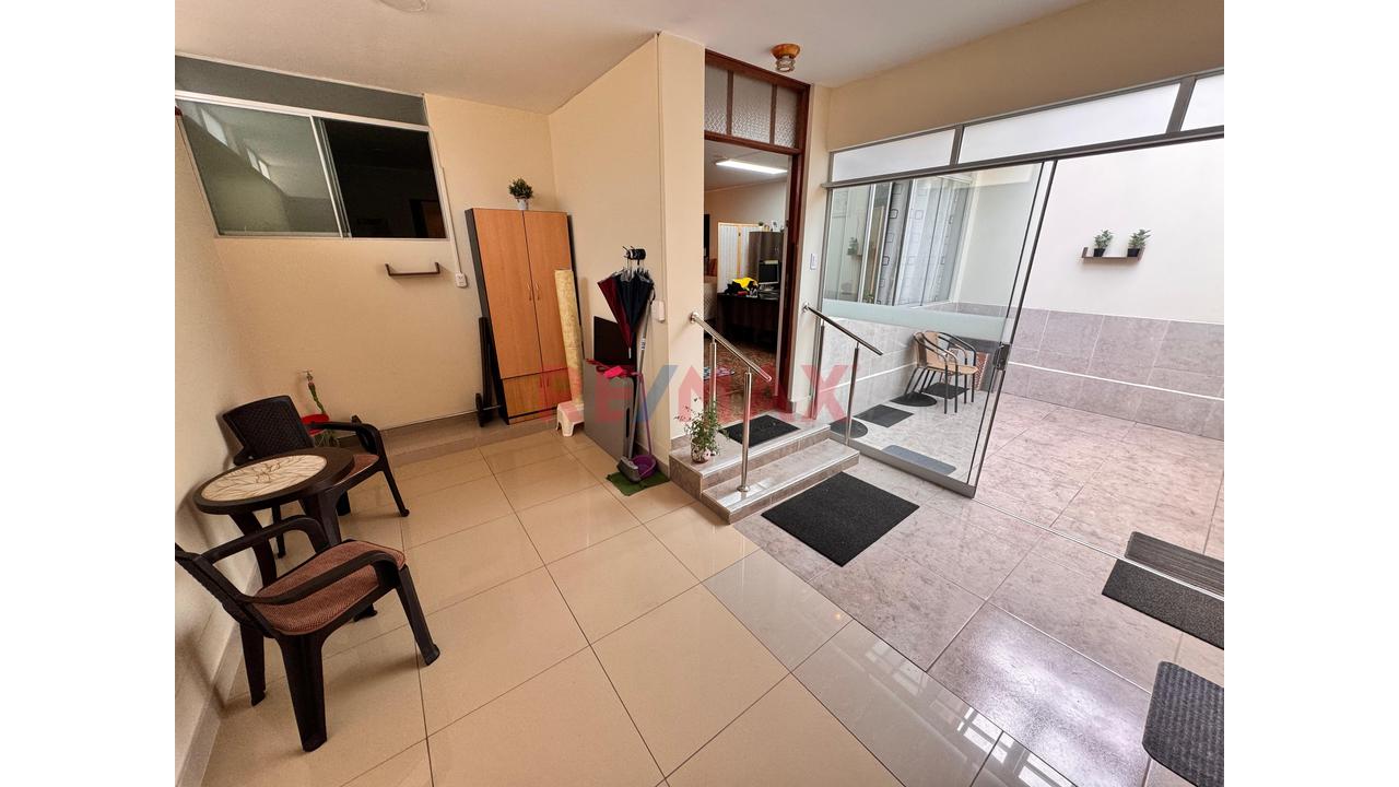 Departamento Tipo Casa En Primer Piso + Cochera — foto 14