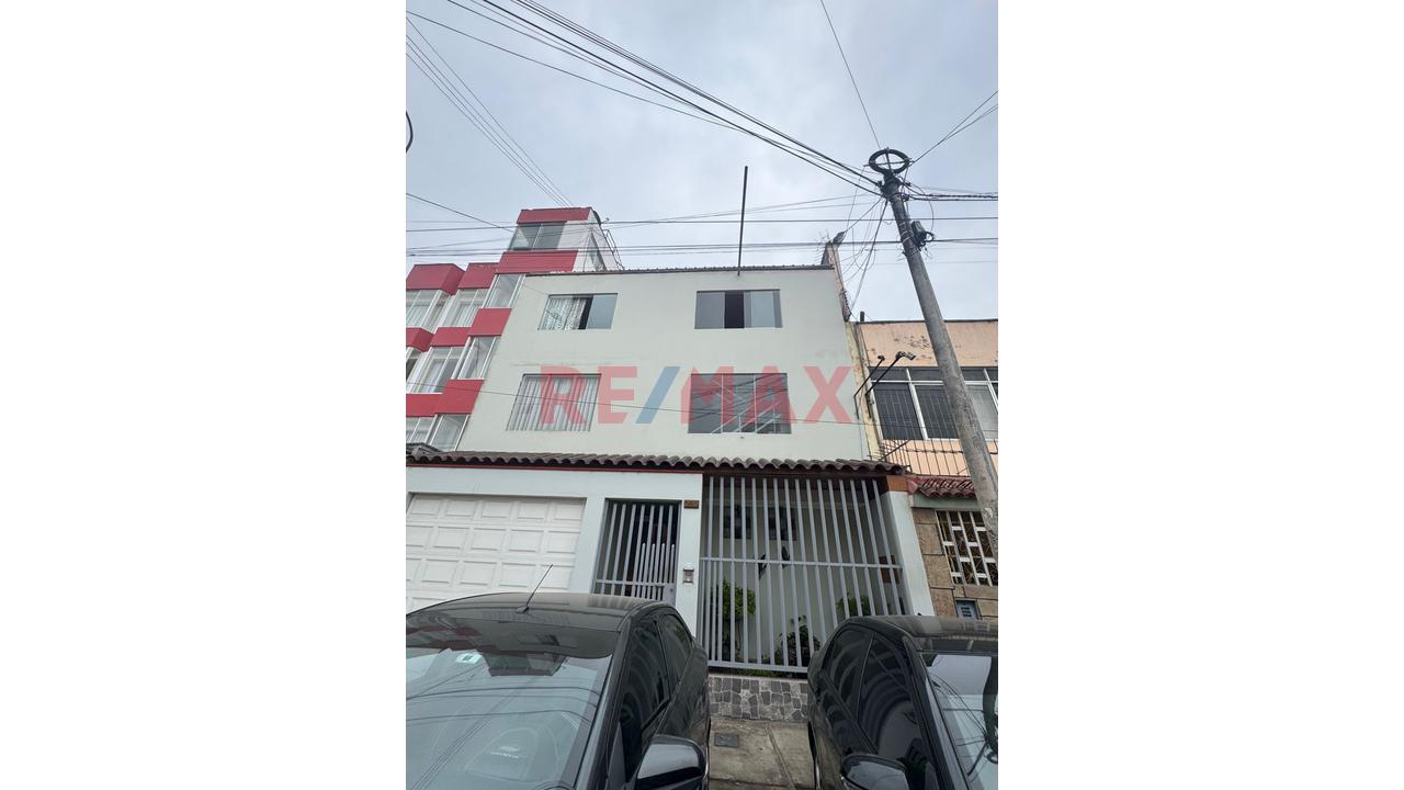 Casa de 7 dormitorios en Chorrillos, 363 m²