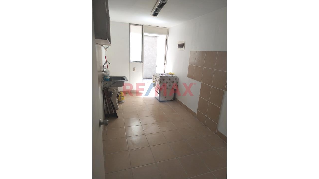 Vendo Lindo Dpto En 1Er Piso Con Patio En Condominio Alcázar Rímac - 13