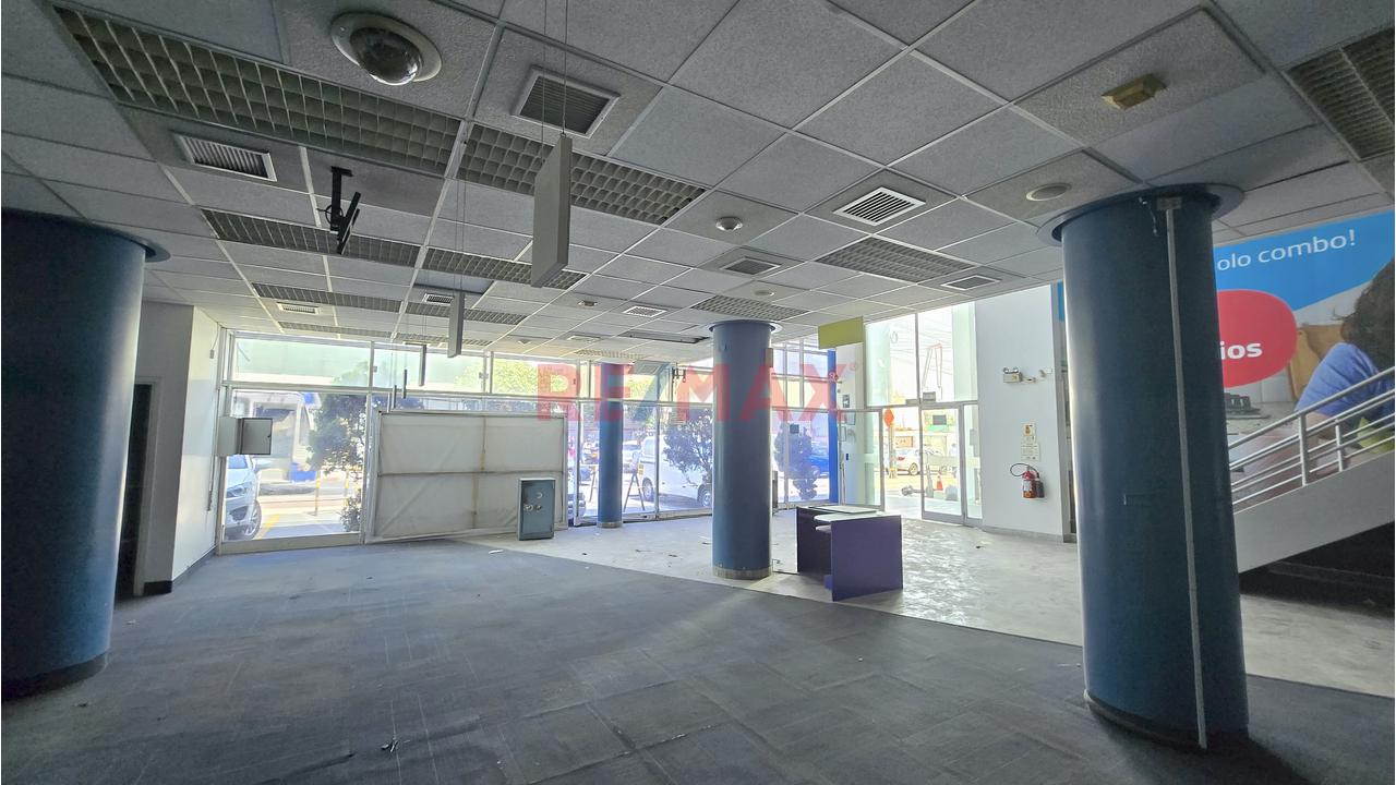Amplio Local Comercial En Alquiler – Camino Real, San Isidro - 4