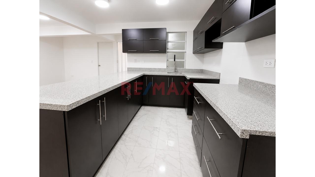 Venta De Dpto Duplex En Una Bella Y Tranquila Urb En Ate - 9