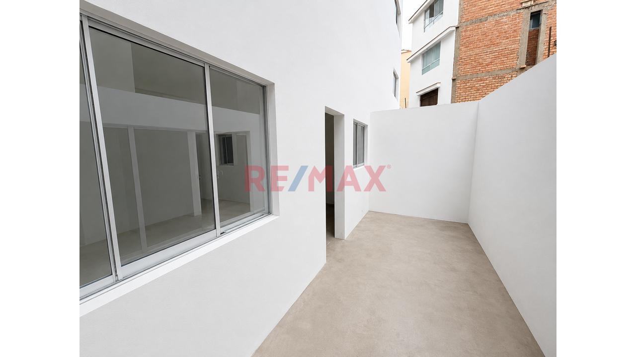Venta De Dpto Duplex En Una Bella Y Tranquila Urb En Ate - 21