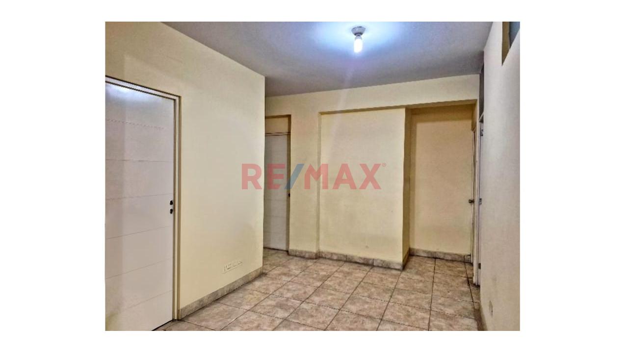 En Venta - 🏢 Local De 4 Pisos + Azotea Con Zonificación Cz - En Portada De Manchay I - 2