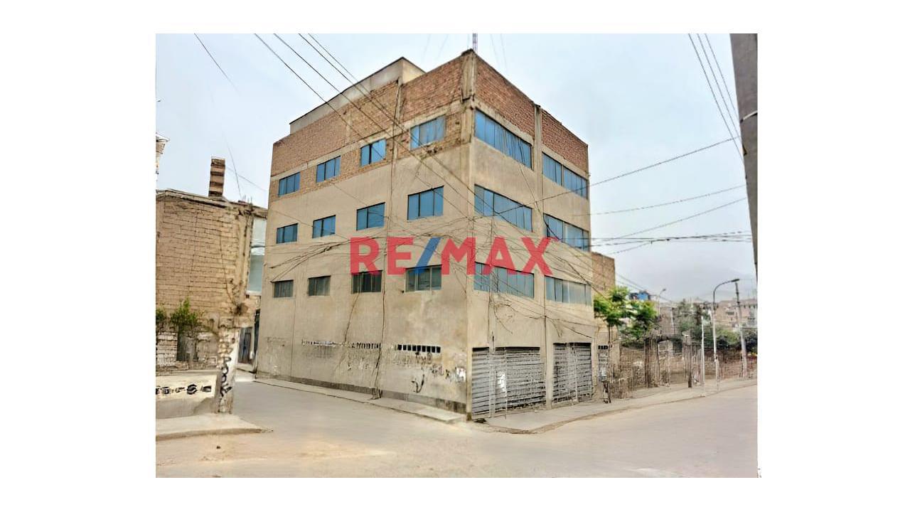 En Venta - 🏢 Local De 4 Pisos + Azotea Con Zonificación Cz - En Portada De Manchay I - 1