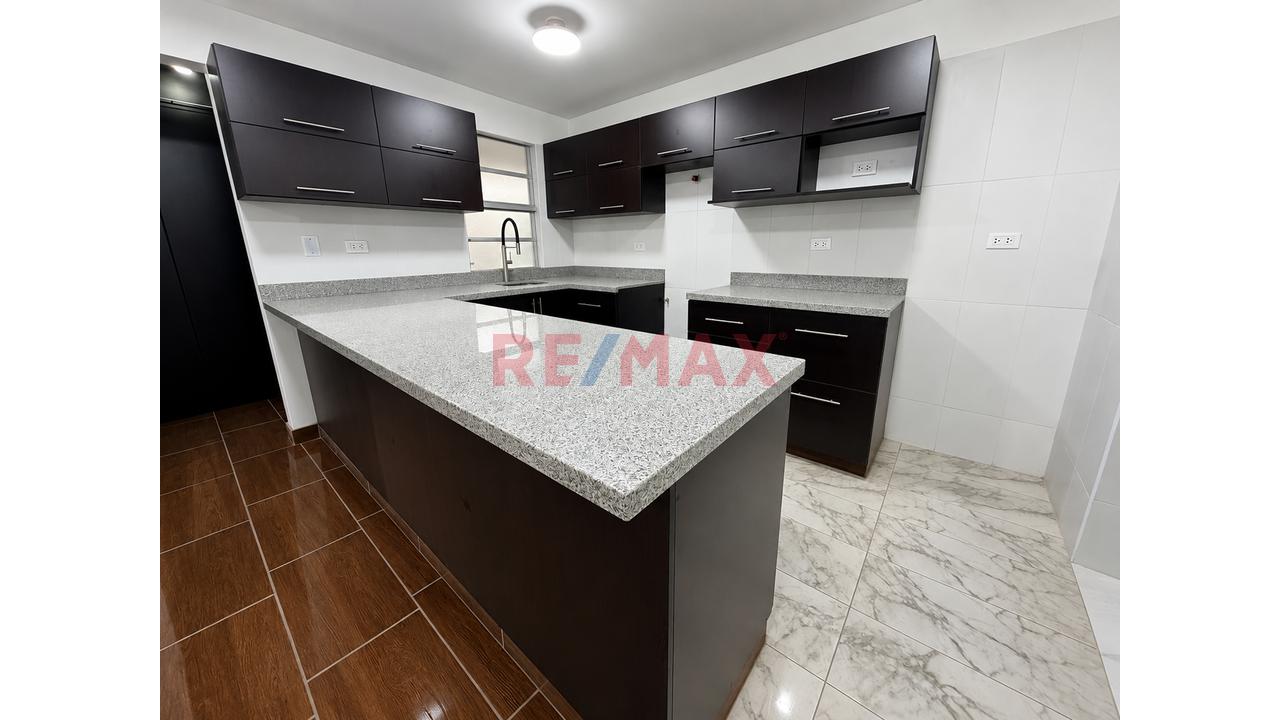 Venta De Hermoso Departamento Flat En Urb De Ate Vitarte - 8