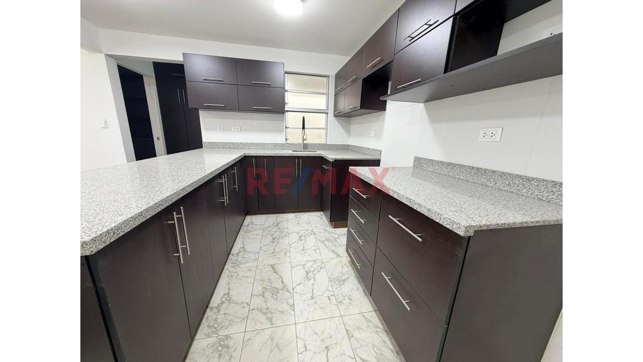 Venta De Hermoso Departamento Flat En Urb De Ate Vitarte - 9