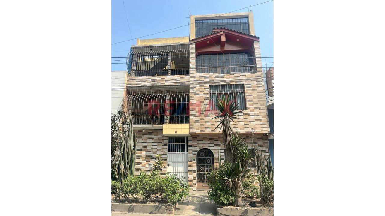 Casa En Venta Frente A Parque 4 Pisos + Azotea – Urb. Santa Luisa Smp — foto 2