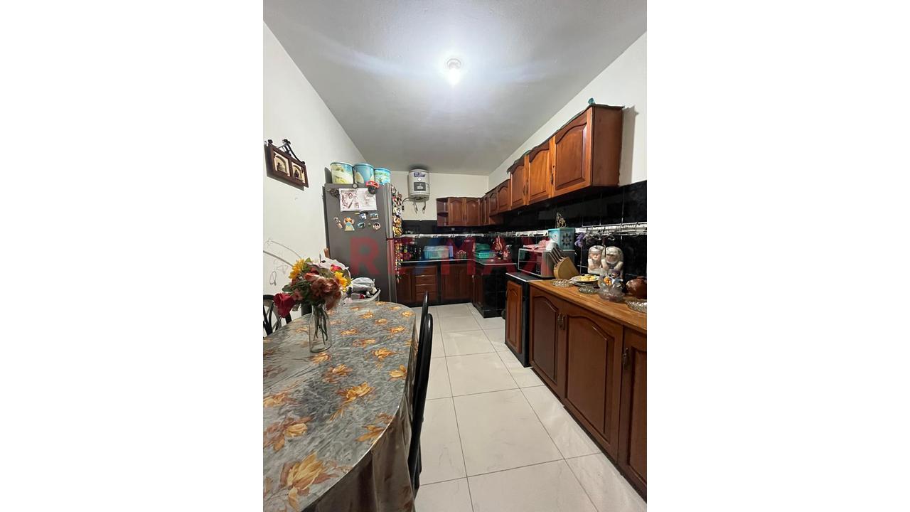 Casa En Venta Frente A Parque 4 Pisos + Azotea – Urb. Santa Luisa Smp — foto 7