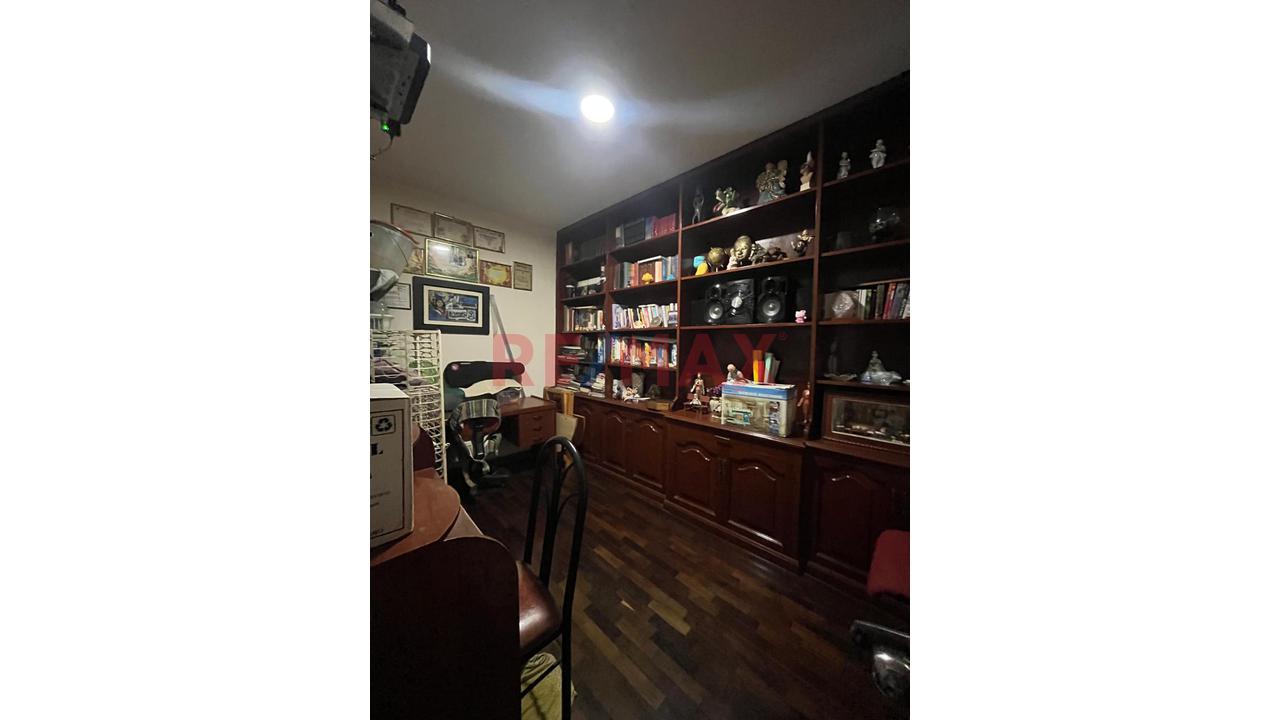 Casa En Venta Frente A Parque 4 Pisos + Azotea – Urb. Santa Luisa Smp — foto 6